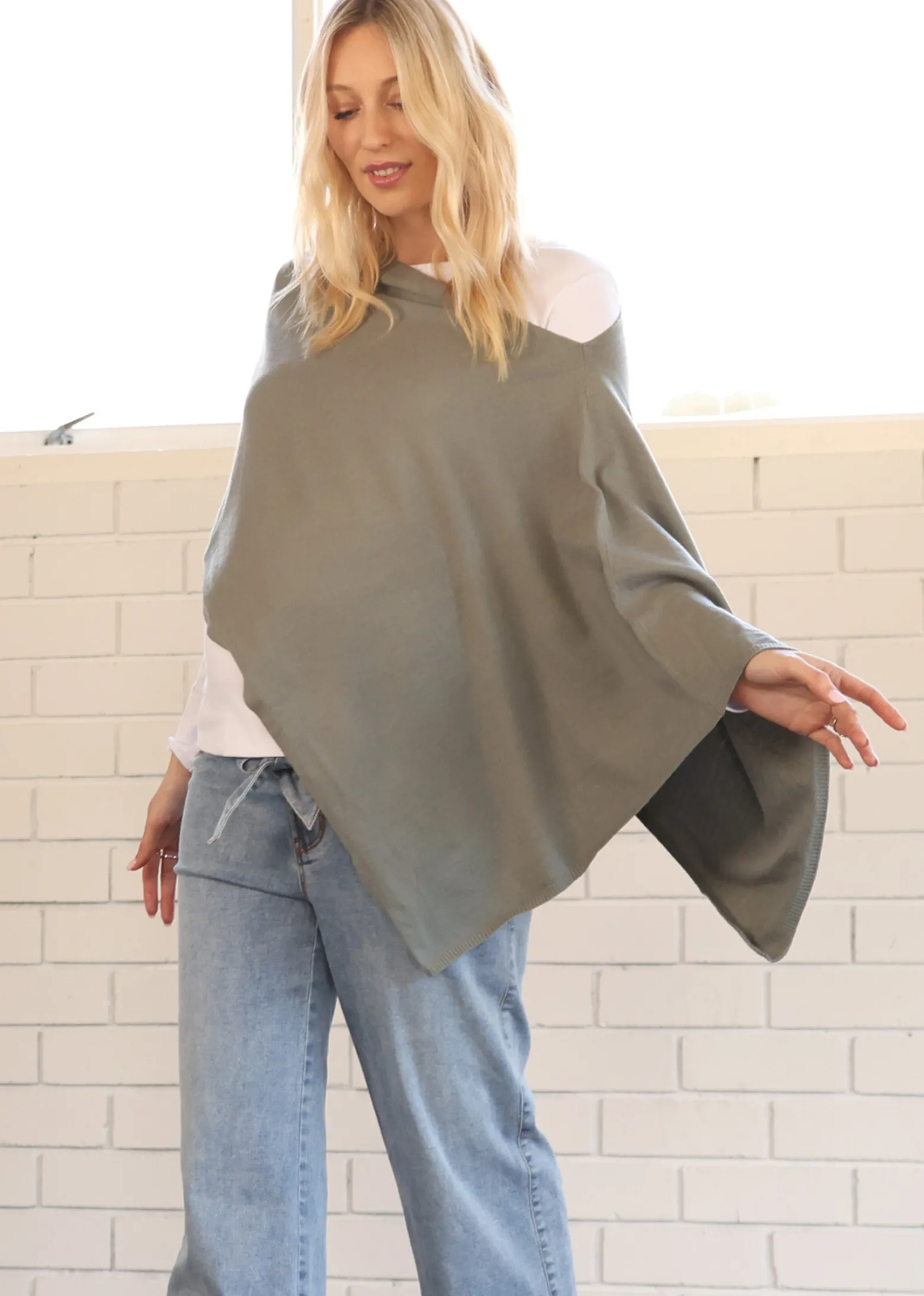 Moozie Mama Luxury Poncho/Scarf Maternity & Nursing Cover in Sage Green