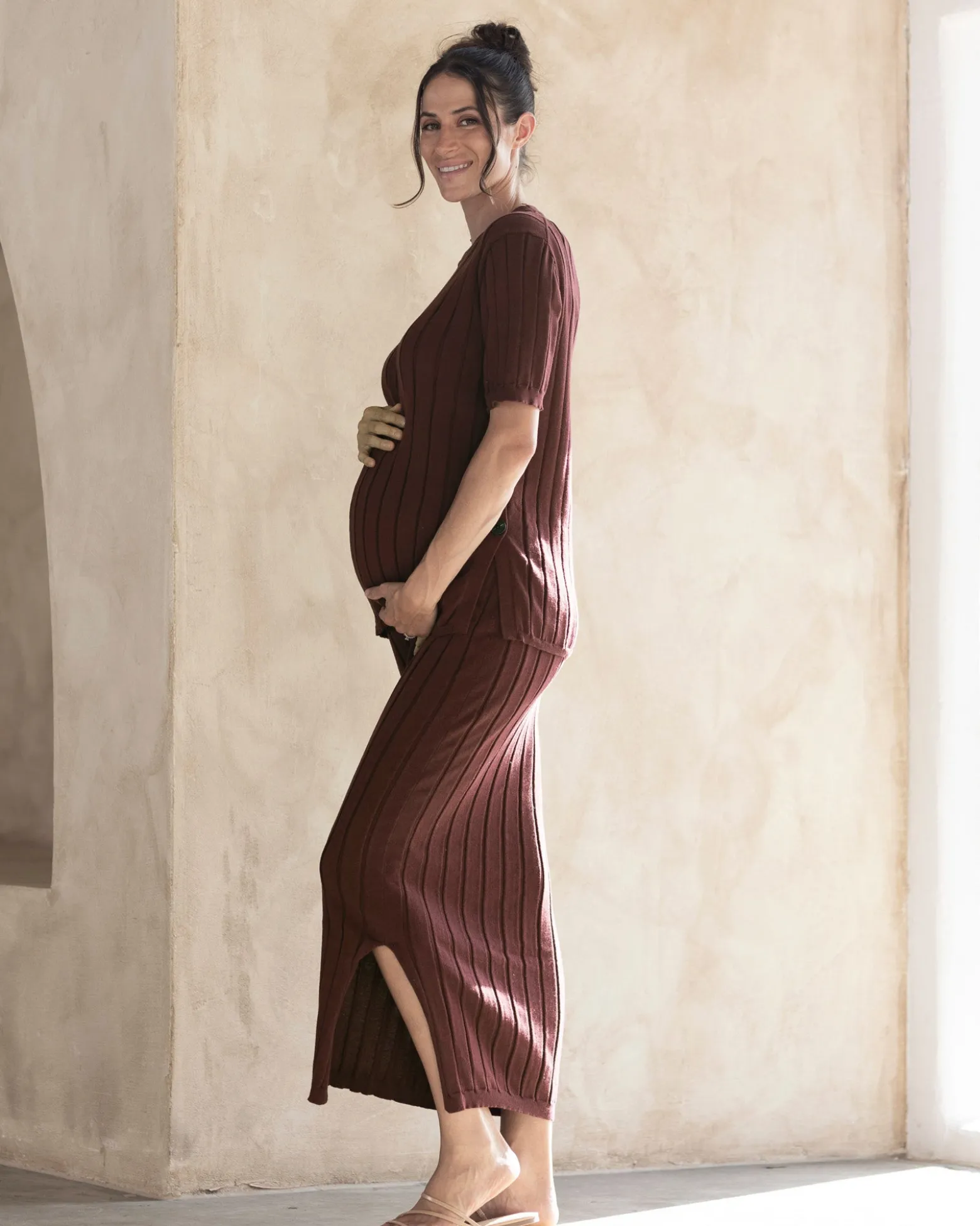 Zélie Wide Rib Maternity Midi Skirt in Chocolate