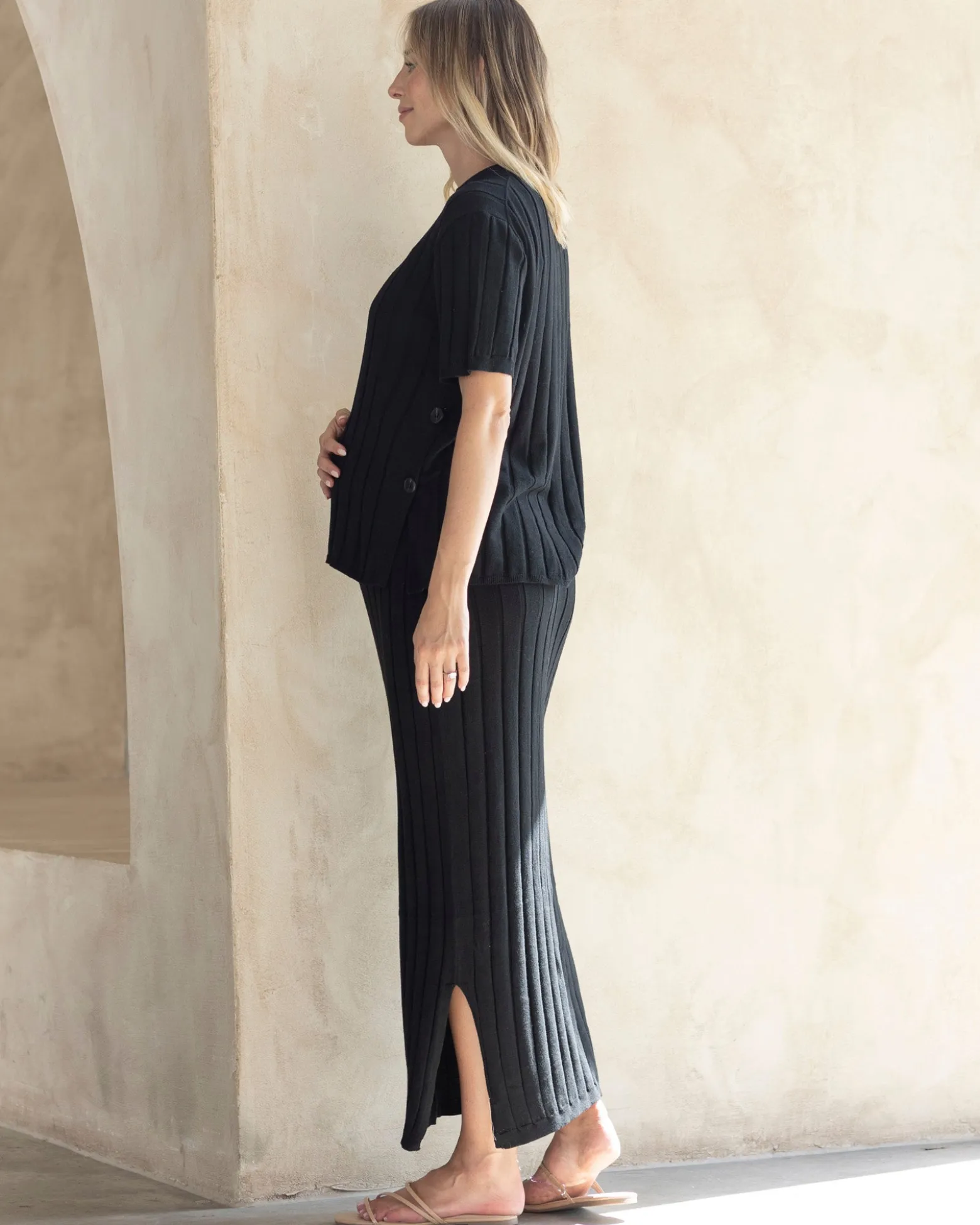 Zélie Wide Rib Maternity Midi Skirt in Black